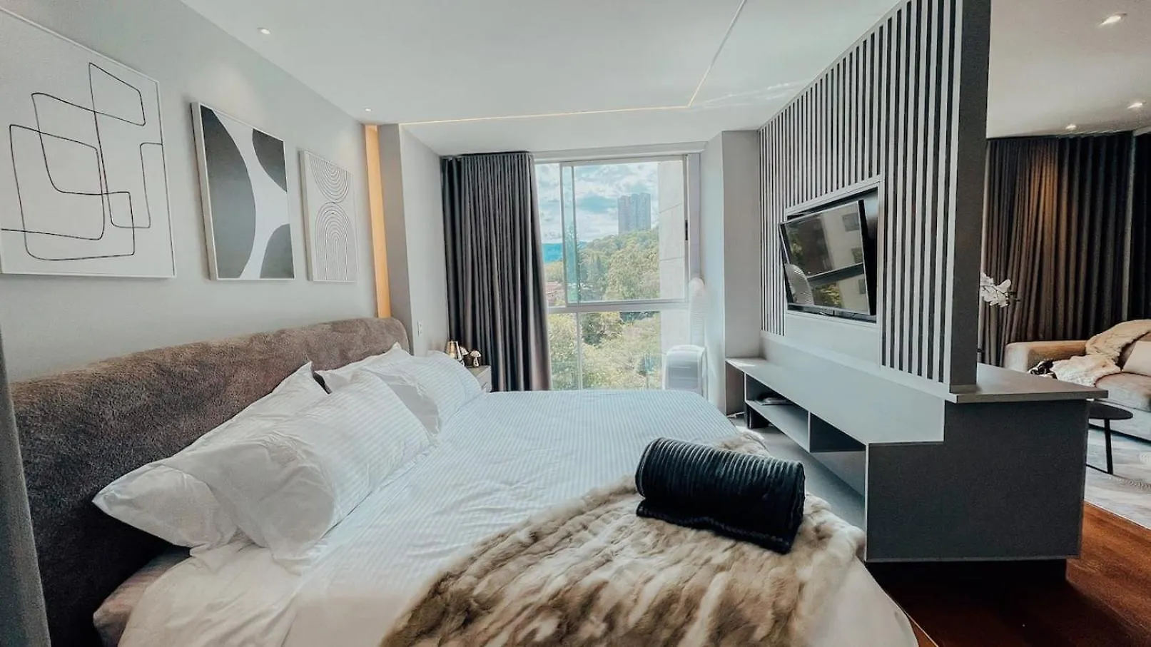 Apartment Amazing Luxury 1 Bedroom Gym & Pool Provenza 704 Medellin