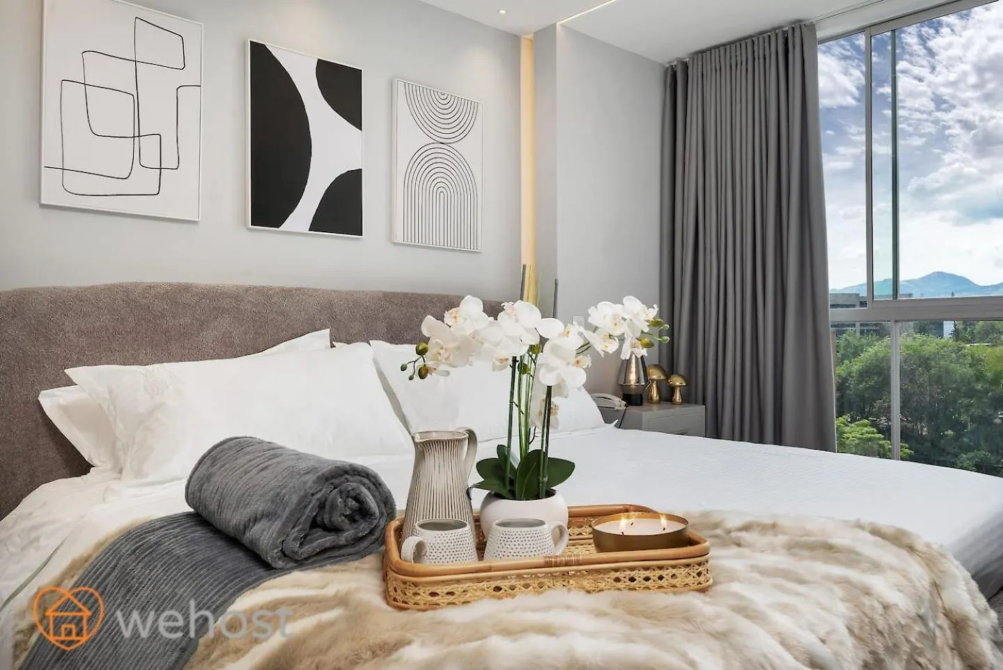 Amazing Luxury 1 Bedroom Gym & Pool Provenza 704 location